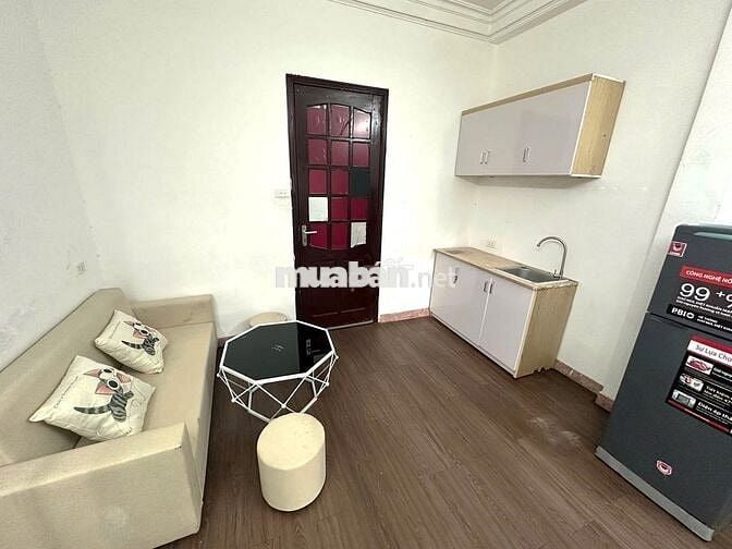 Chính chủ cho thuê phòng 25m2 mặt đường Láng - vệ sinh riêng biệt