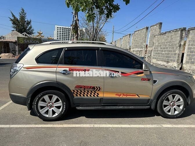 Chevrolet Captiva LTZ 2010 màu vàng cát