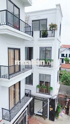 Nhà 4T*33m2 full nội thất -Ngõ nông,rộng-ô tô vào tận cửa- Giá 3,25 tỷ Nhà 4T*33m2 full nội thất -Ngõ nông,rộng-ô tô vào tận cửa- Giá 3,25 tỷ