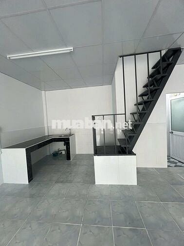 Cho thuê nhà mặt tiền đường Nguyễn Sơn, dt 5x20 trệt lầu