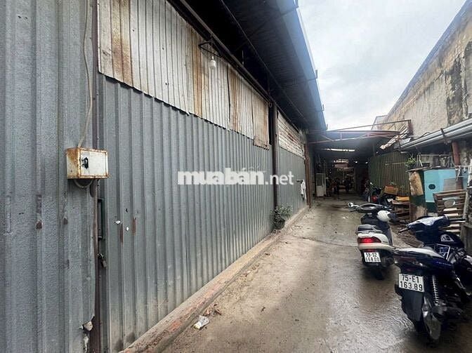 Cho thuê nhà hẻm xe hơi Tân Kỳ Tân Quý, DT 12x8m, giá cực tốt 10 triệu