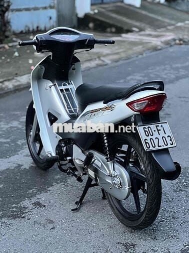 🌈Xe honda Wave 2014 màu  trắng đen mới len k