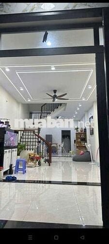 Nhà 3 tầng mặt tiền đường 3158C kdc phú lợi p7 q8 DT 4.5m x 15m 2 lầu