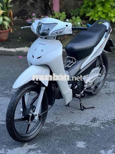 🌈Xe honda Wave 2014 màu  trắng đen mới len k