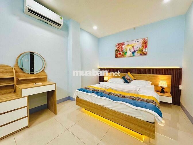 Căn Hộ Full Nội Thất - Rộng Rãi - Thoáng - Ngã Tư Bốn Xã - Hoà Bình