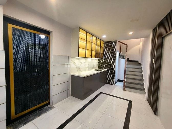 BÁN NHÀ CĂN GÓC ĐƯỜNG NGUYỄN TRI PHƯƠNG QUẬN 10