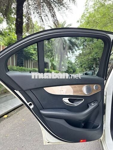 Merc C250 Exclusive 2016 Trắng & Cọp 50 ngàn Km