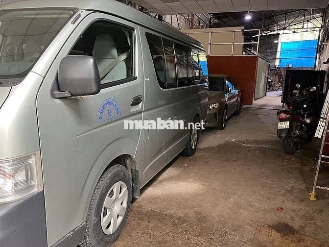 Thanh lý xe Toyota Hiace (16 chỗ)