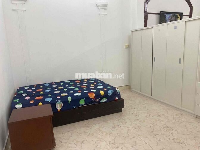 nhà ở khép kín, dt 50m2, 2 ngủ, khách, bếp, quận Thanh Xuân