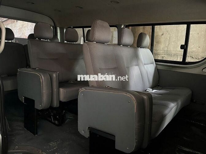 Thanh lý xe Toyota Hiace (16 chỗ)