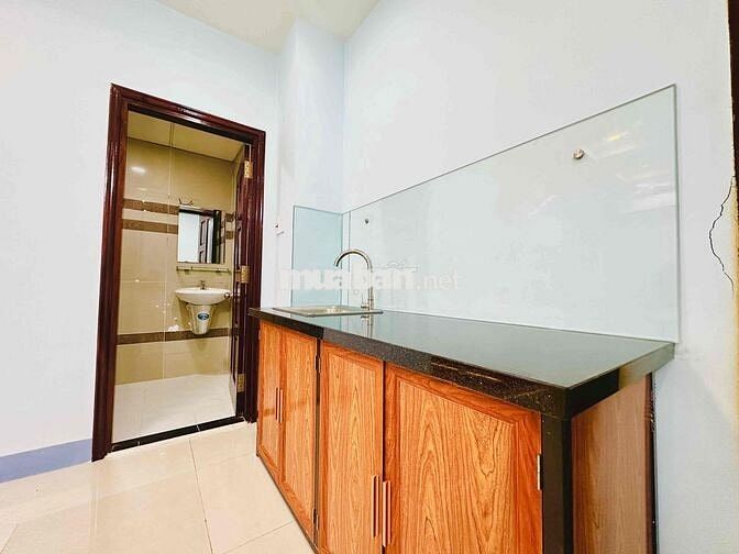 Căn Hộ Full Nội Thất - Rộng Rãi - Thoáng - Ngã Tư Bốn Xã - Hoà Bình