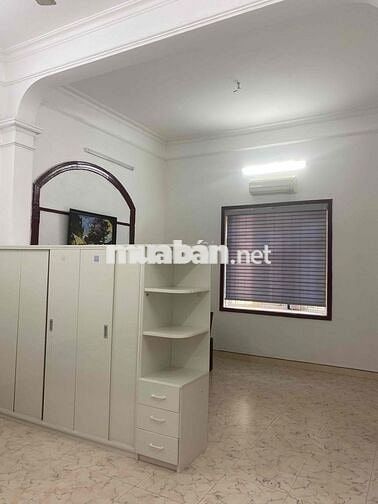 nhà ở khép kín, dt 50m2, 2 ngủ, khách, bếp, quận Thanh Xuân
