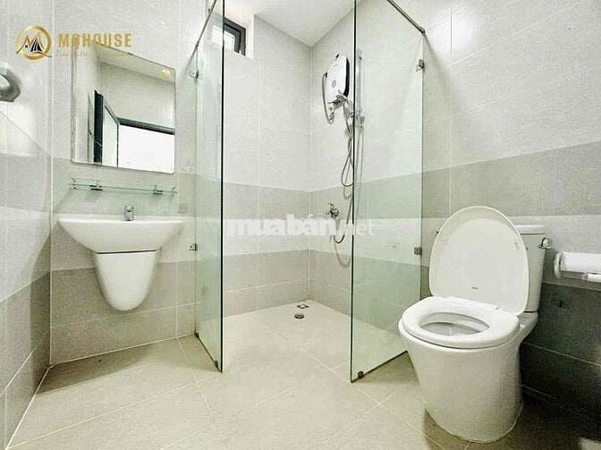 Căn hộ full nội thất ban công lớn máy giặt riêng ngay ngã tư hàng xanh