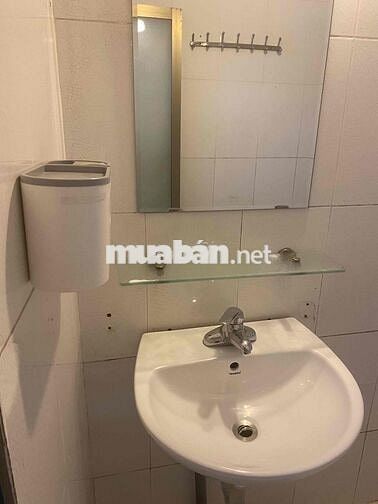 nhà ở khép kín, dt 50m2, 2 ngủ, khách, bếp, quận Thanh Xuân