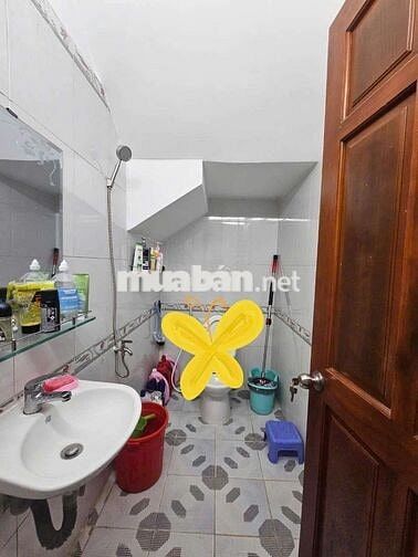 Bán nhà lê trong tấn ,ngần aoen tân phú