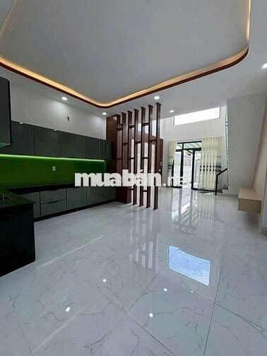 CHỦ KẸT TIỀN NỢ NGÂN HÀNG BÁN LỖ CĂN NHÀ TRỆT LẦU NGAY CHỢ BÌNH CHÁNH