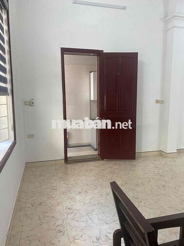 nhà ở khép kín, dt 50m2, 2 ngủ, khách, bếp, quận Thanh Xuân