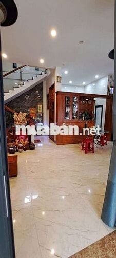 Cho thuê nhà 3 tầng mặt tiền Hà Huy Tập ngang 8m