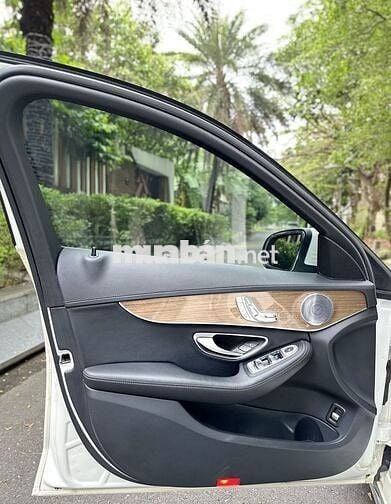Merc C250 Exclusive 2016 Trắng & Cọp 50 ngàn Km