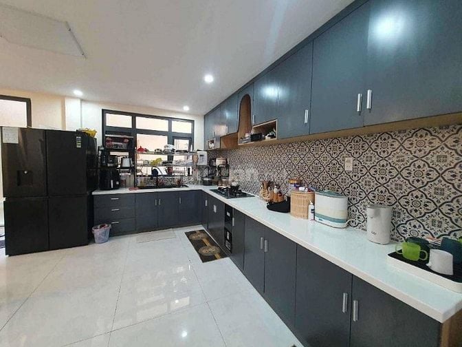 QUẬN 2, NHÀ BIỆT THỰ 2 TẦNG, NGANG KHỦNG 7x17m, GIÁ 8.x TỶ