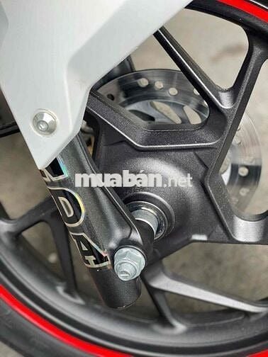 Vario 160 CBS màu trắng