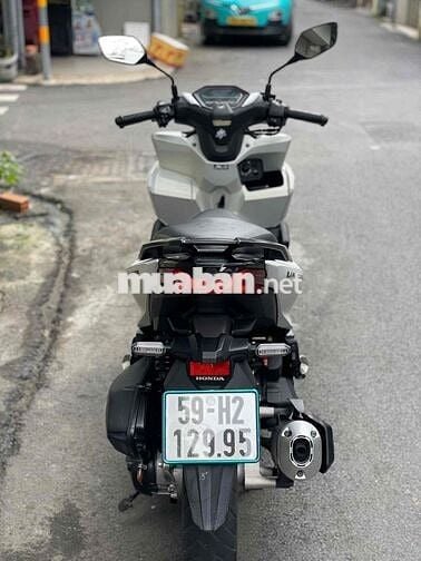 Vario 160 CBS màu trắng