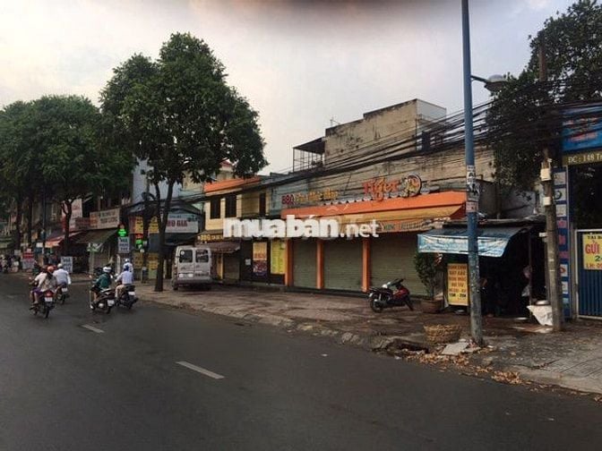 Cho thuê nhà mặt đường nguyên căn số: 154 Trường Chinh, P12, TP HCM