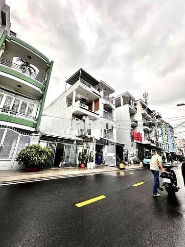 Bán nhà mặt tiền - cắt Nguyễn Thị Thập - đường 12m - 4x18 - 11.x tỷ