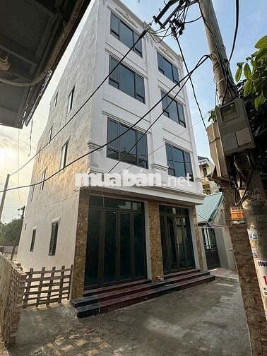 Nhà 4T*37m2 mặt ngõ rộng, thoáng, ô tô đỗ cửa. Sát quốc lộ 6. Giá 4 tỷ