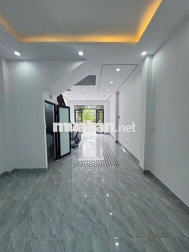 Nhà 4T*37m2 mặt ngõ rộng, thoáng, ô tô đỗ cửa. Sát quốc lộ 6. Giá 4 tỷ