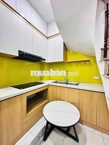 Văn Chương Khâm Thiên - 19m2,  5 tầng , MT 2,6 , 5,4tỷ