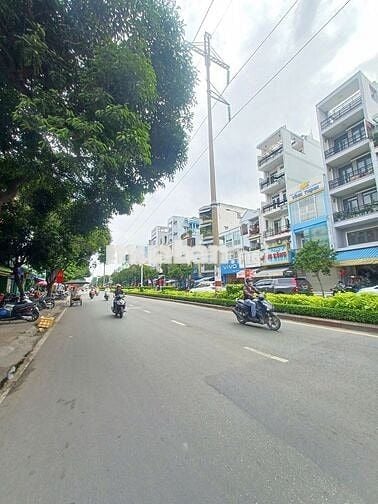 CHO THUÊ MẶT BẰNG RỘNG 8M ĐƯỜNG LẠC LONG QUÂN - QUẬN 11