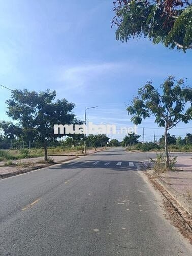 Bán lô đất gần chợ - Trường học - Khu dân cư đông - xây ở ngay