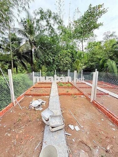 Nhà cấp 4 mới, kiểu hiện đại, ô tô đậu trong sân, gần cầu cần thơ