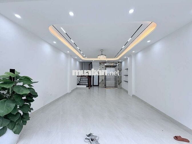 Bán nhà 6 Tầng,gara ôtô,phố Ngọc Thuỵ,DT 48m2, Mt 4,6m.Giá chỉ 15,9 tỷ