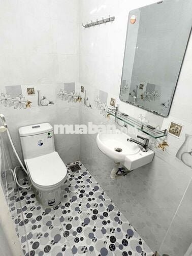 PHÒNG TRỌ MỚI ĐẸP, CÓ MÁY LẠNH, GẦN SPKT, NGÂN HÀNG