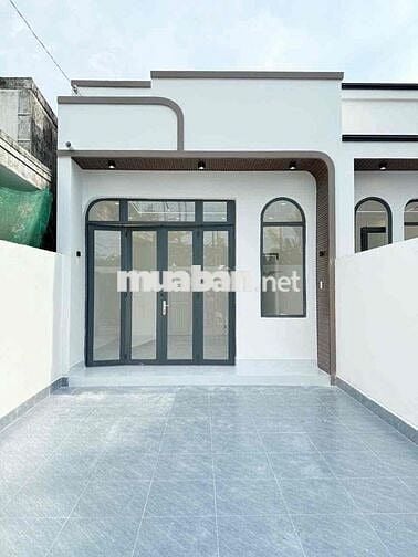 Nhà cấp 4 mới, kiểu hiện đại, ô tô đậu trong sân, gần cầu cần thơ