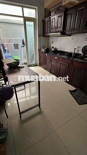 Trống 1 phòng trong nhà nguyên căn đường Ngô Đức Kế, Bình Thạnh