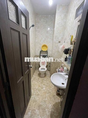 Trống 1 phòng trong nhà nguyên căn đường Ngô Đức Kế, Bình Thạnh