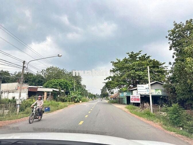 Đất HCM ngay trung tâm Phứơc Sang (10*39) trên MT đưòg huyện 32m 680tr