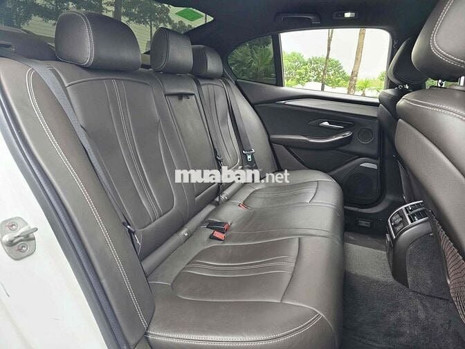 VinFast Lux A2.0 Premium 2022 - 49000 km