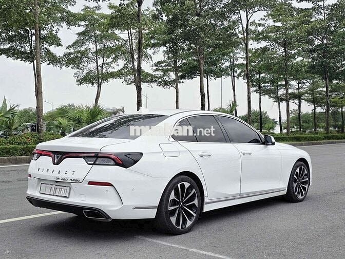 VinFast Lux A2.0 Premium 2022 - 49000 km