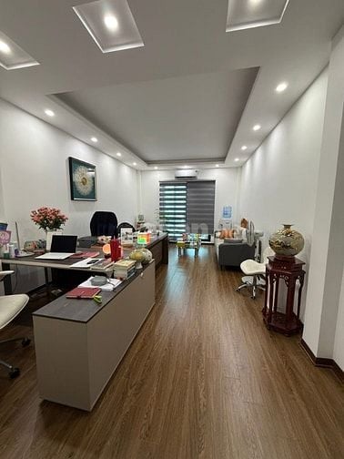 Toà nhà VP mới đẹp, vỉa hè, kinh doanh, ô tô tránh, thang máy xịn