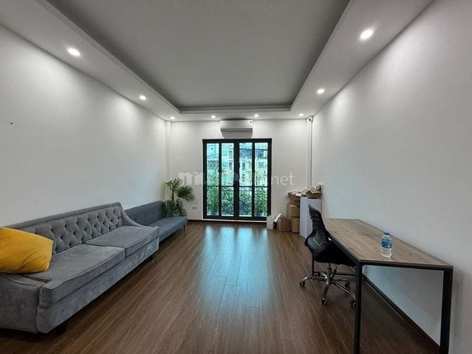 Toà nhà VP mới đẹp, vỉa hè, kinh doanh, ô tô tránh, thang máy xịn