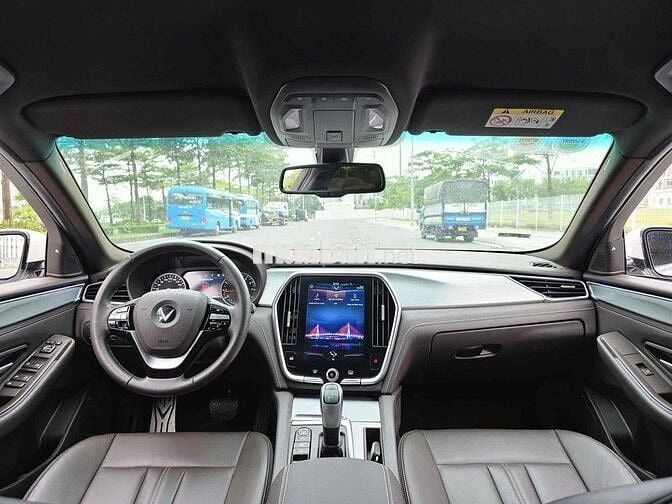 VinFast Lux A2.0 Premium 2022 - 49000 km