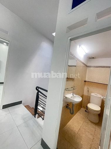 Cho thuê hẻm xe hơi thành Mỹ tân bình 11 triệu 