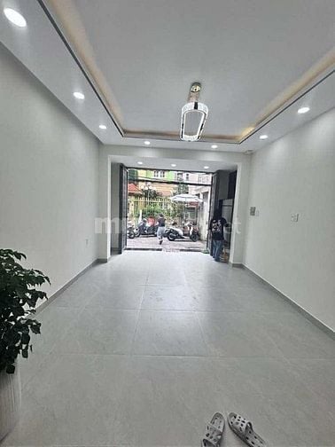 Bán nhà riêng đẹp xuất sắc tại Lê Minh Xuân, 4,15 tỷ, 60m2, Tân Bình, 