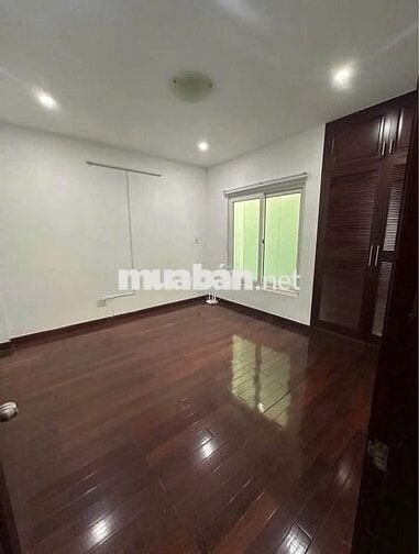 NGANG 6M KHU SANG TRỌNG CÓ SÂN VƯỜN THOÁNG MÁT TRUNG TÂM Q3