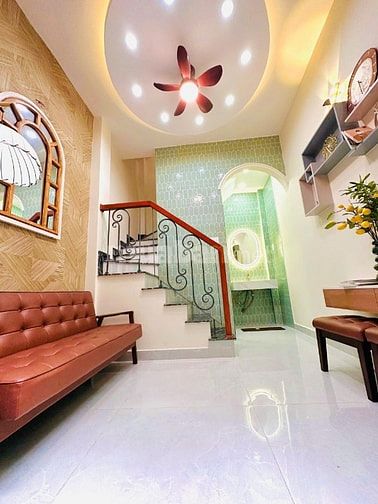 Nhà mới lên sóng 4 tầng Nguyễn Thiện Thuật, Quận 3