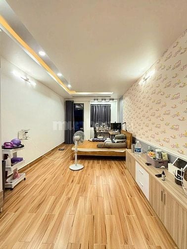 ĐANG CHO THUÊ 12 TRIỆU THÁNG HD 2 NĂM ĐƯỜNG NHỰA 6M NHÀ MỚI ĐẸP 